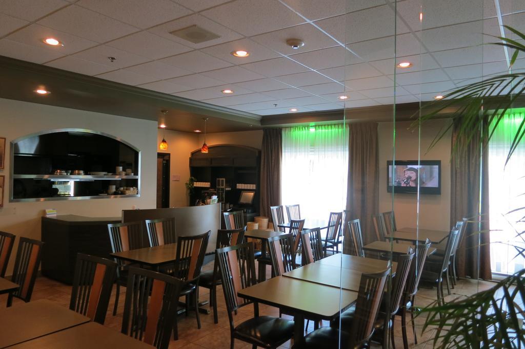 Days Inn By Wyndham Levis Ngoại thất bức ảnh